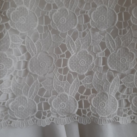 Sleeveless Lace Top - Picture 7 of 7
